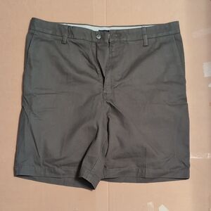 Izod Men's Charcoal Flat Front Shorts